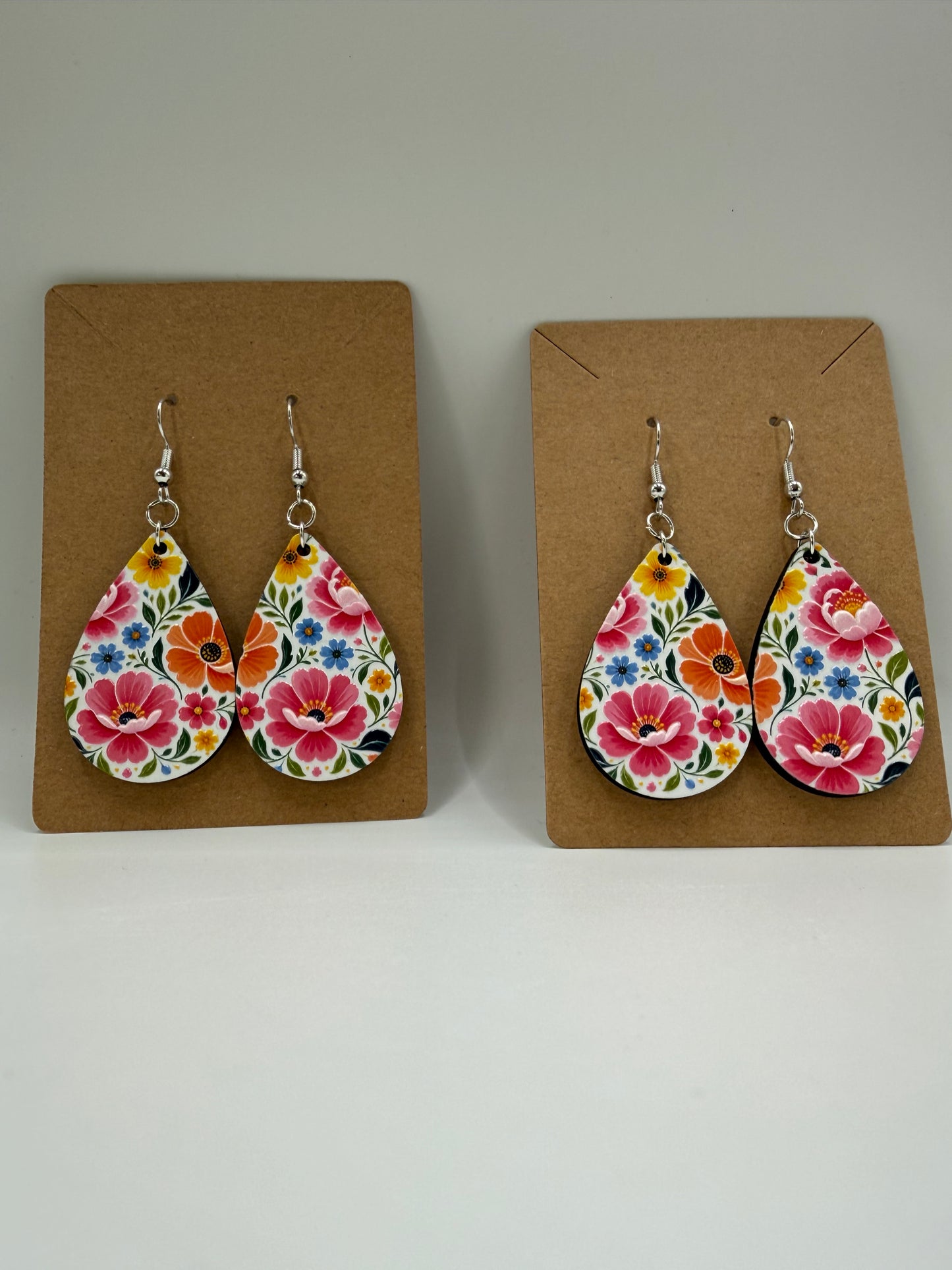 Vibrant Floral Print Teardrop Dangle Earrings – Colorful Botanical Jewelry